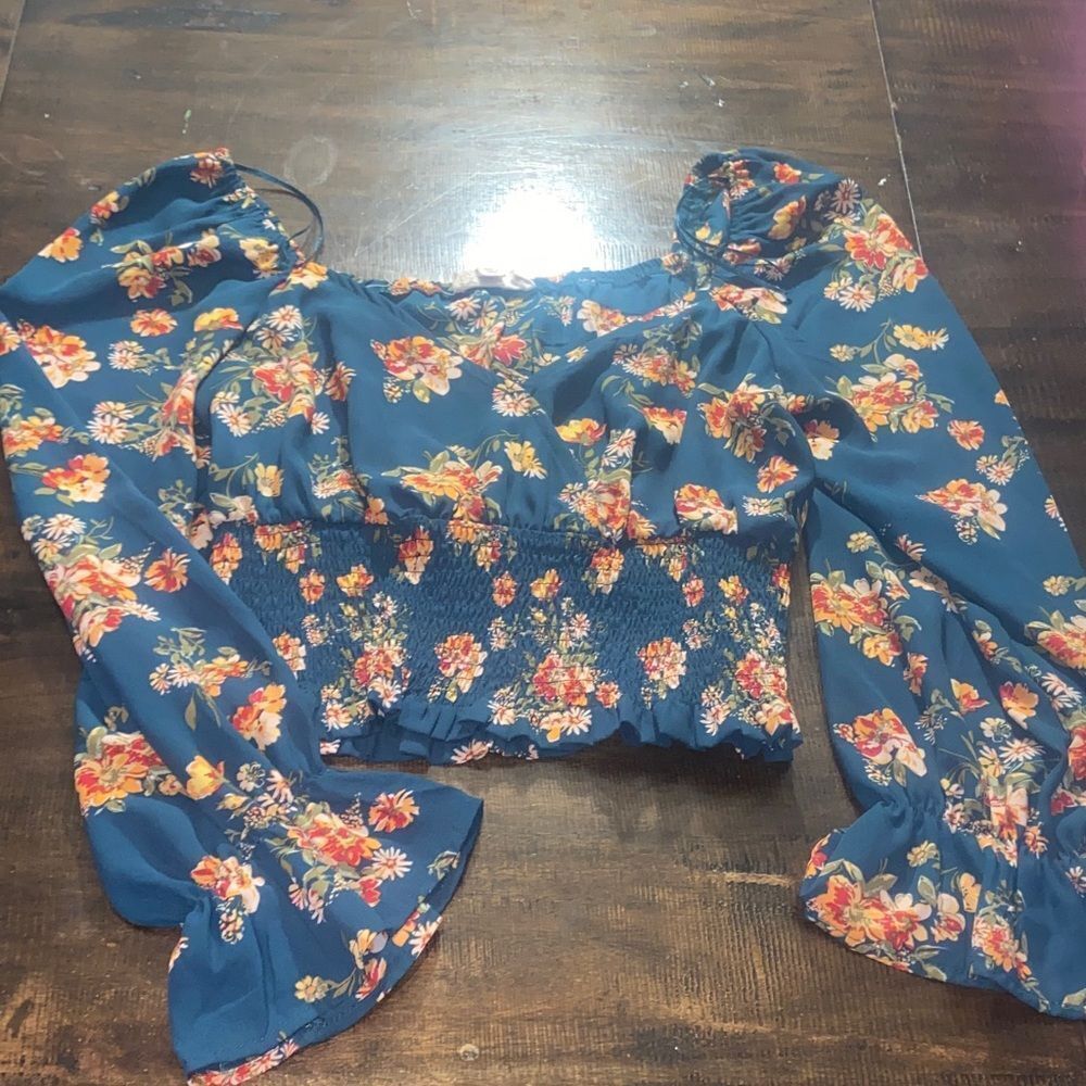 No frills Floral Smocked Blue/green Top large